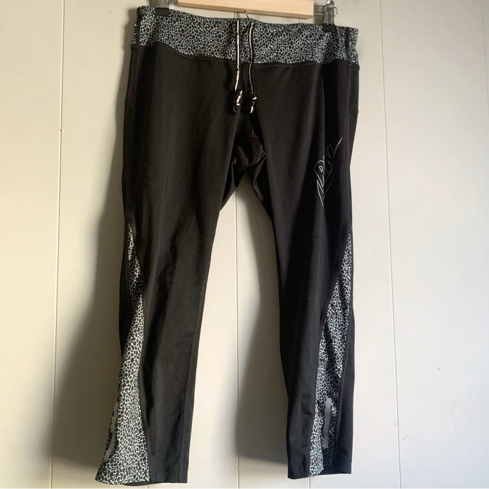 NIKE Run Semi Crop Black Leggings Animal Printed Reflective Tights Size L